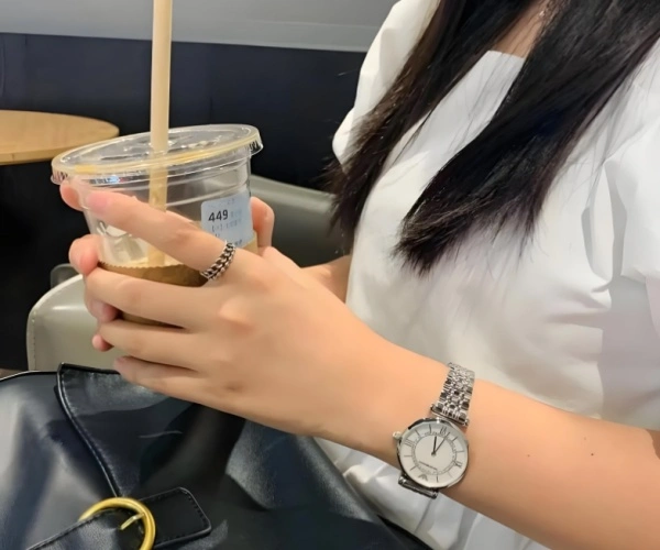 阿玛尼秒针掉了维修要多少钱(阿玛尼手表秒针脱落维修费用)