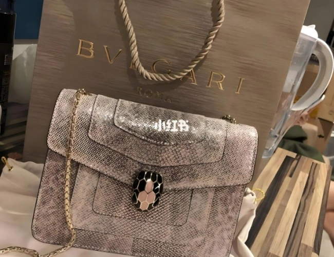 迪奥包包精仿货源(迪奥高品质包包货源)