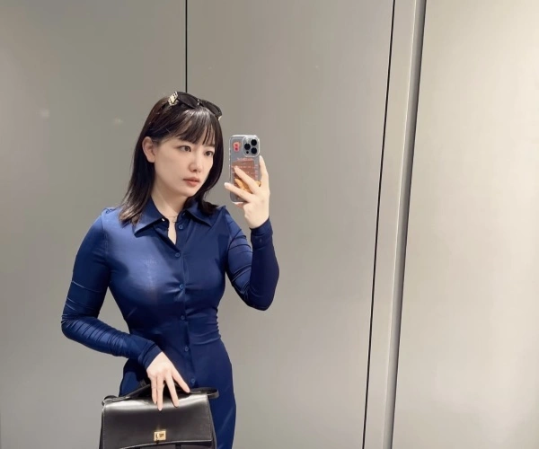 一比一复刻包包多少钱(一比一复刻包包价格分析)
