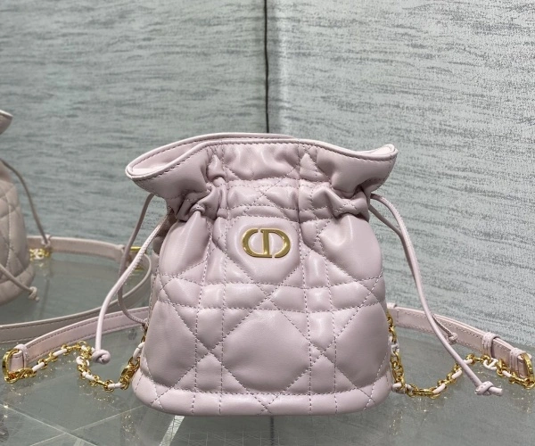 迪奥包正品怎么辨别(如何鉴别迪奥包真伪)
