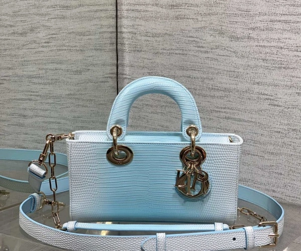 精仿包包女款(高品质女包潮流推荐)