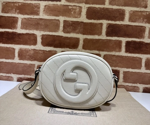 高仿精仿mk包包(精致仿制mk品牌包包)