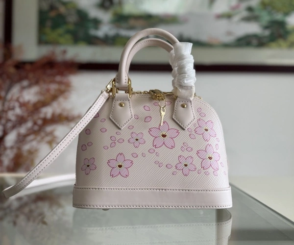 高仿包包批发价格(高品质仿包批发价揭秘)