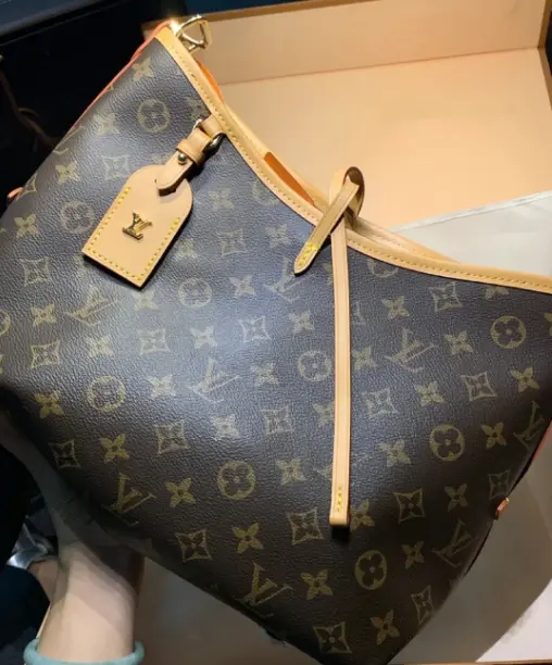 精仿lv包包黄色(精致黄色款式女士手提包)