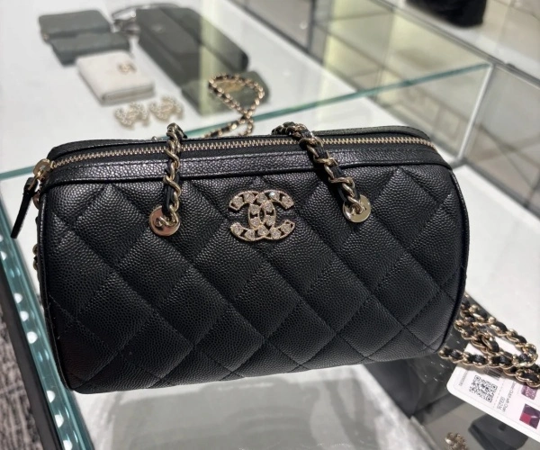 精仿包包订做店铺(高端精仿包包定制店)