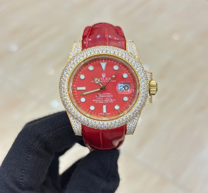 全新改装镶钻 劳力士♛腕表💍——潜航者型（ 水鬼）黄金鳄鱼皮密镶钻系列！