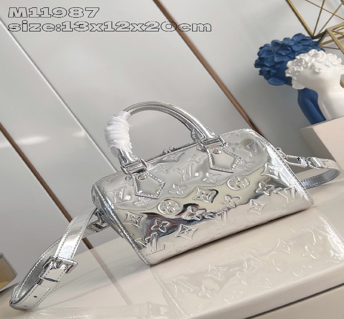 <strong>lv</strong>女包顶级原单复刻M11987 本款 Speedy Bandoulière 20 手袋出自 <strong>lv</strong> Ski 系列