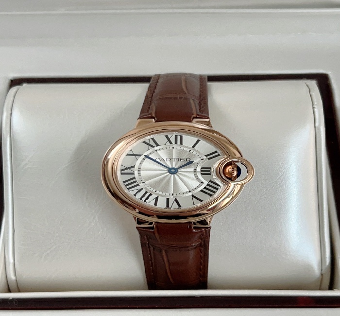 品牌：卡地亚 「Cartier 」机芯：瑞士进口石英机芯 原装