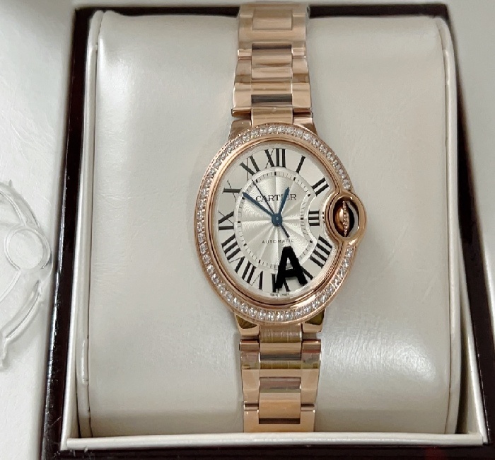 卡地亚 「Cartier 」机芯：进口日本机芯鱼眼通透烤蓝针