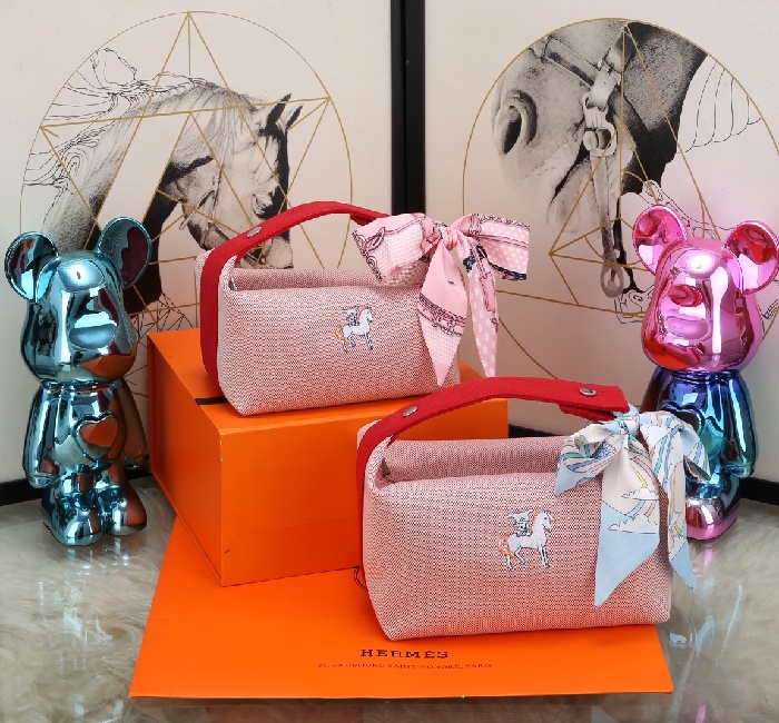 <strong>爱马仕</strong>Hermes 新出的洗漱包