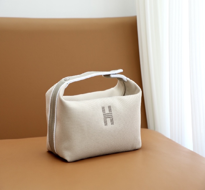 <strong>爱马仕</strong>Hermes 新出的洗漱包