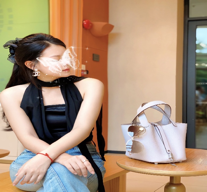 <strong>爱马仕</strong>女包
