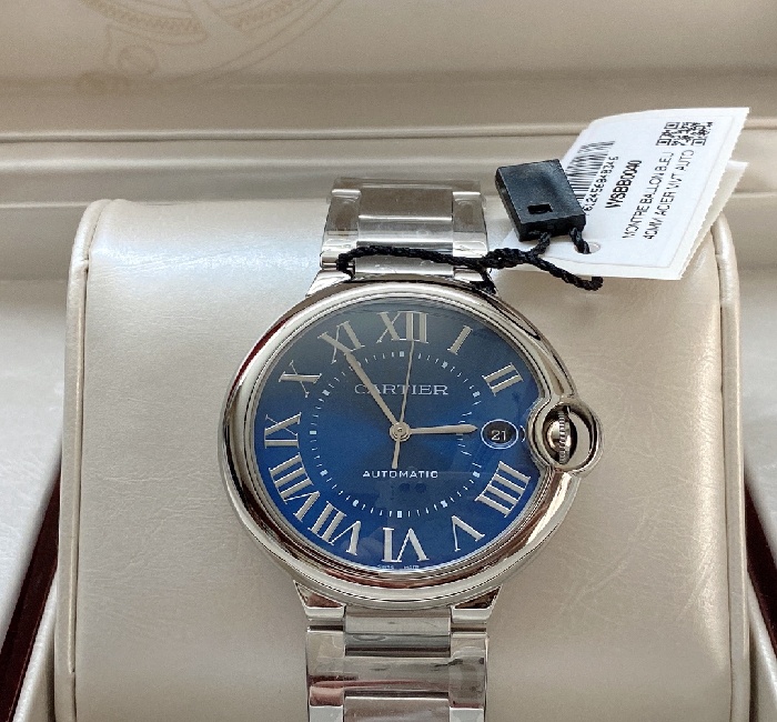 卡地亚 「Cartier 」机芯：2824机芯鱼眼通透烤蓝针