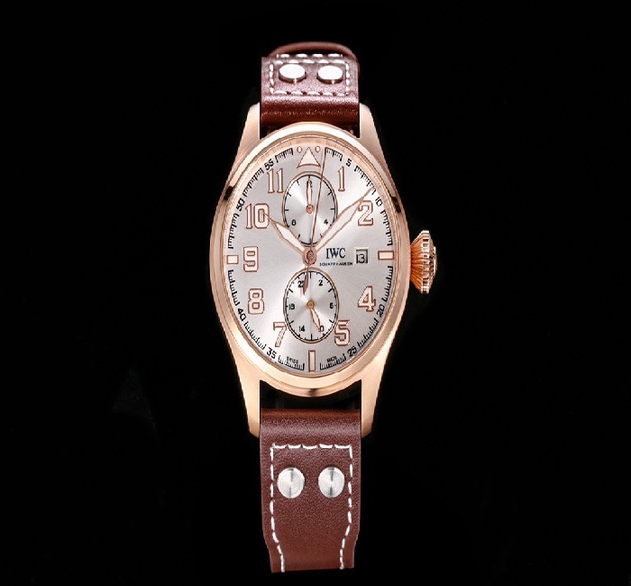 新品 颜值巅峰 IWC旗下最耀眼的明星，万国长动能月相专家。