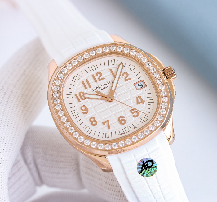 <strong>百达翡丽</strong> 石英手雷 38mm Aquanaut Luce,意大利语-<strong>百达翡丽</strong>女表