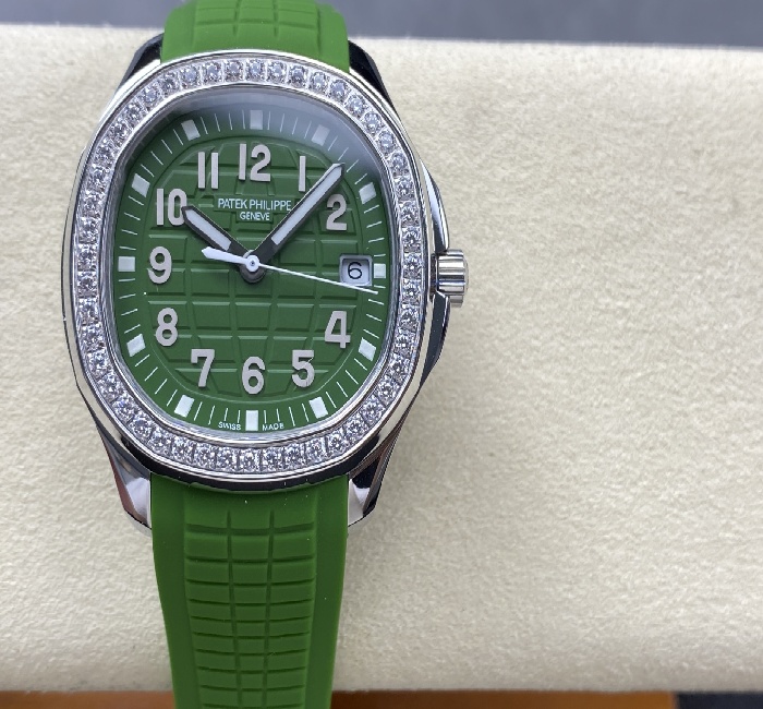 百达翡丽 石英手雷 38mm Aquanaut Luce,意大利语“光”-百达翡丽男表