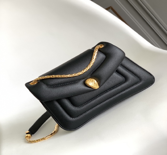 宝格丽✨SERPENTI REVERSE系列小号肩包